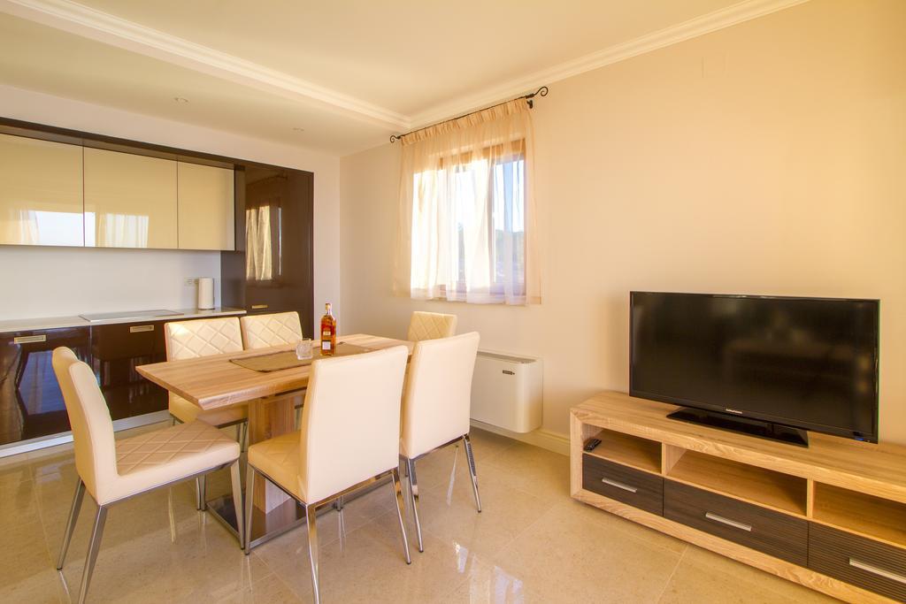 Luxury Apartments Villa Matea Malinska Oda fotoğraf