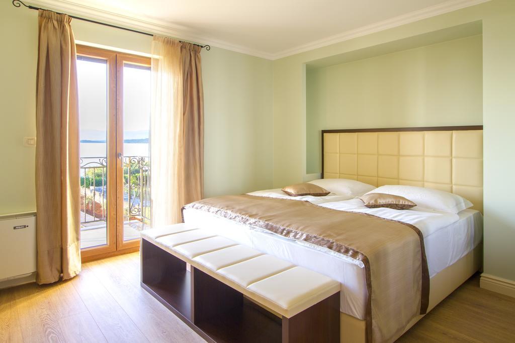 Luxury Apartments Villa Matea Malinska Oda fotoğraf