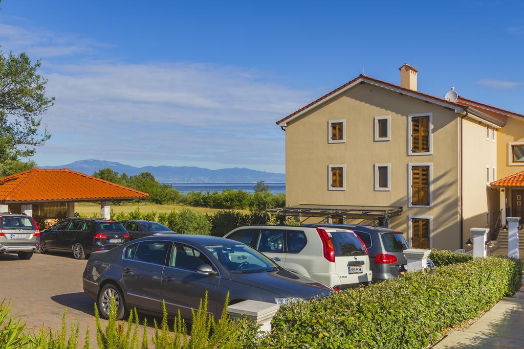 Luxury Apartments Villa Matea Malinska Dış mekan fotoğraf